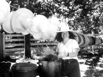 Amy Smith dying her hats