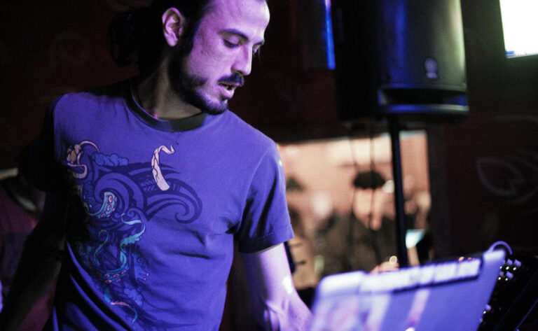 Live Art, Instant Music and Strange Happenings At Freq Out!