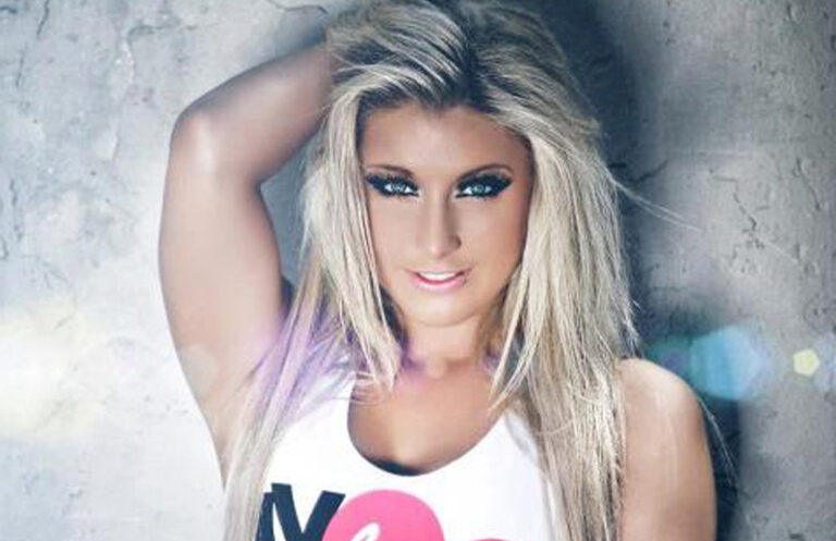 Amy Robbins, DJ Fabian Spin at Axis Nightclub July 14