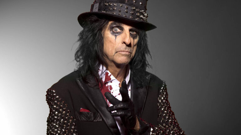 A Paranormal Evening With Alice Cooper