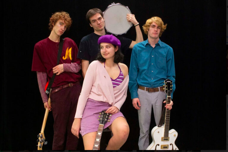 Laundry & Kit Fisto at 3F Gallery