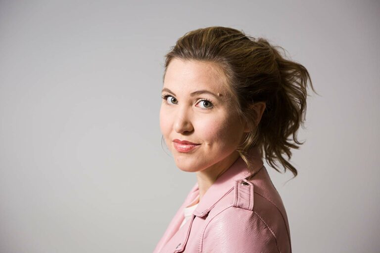 Taylor Tomlinson at the Improv