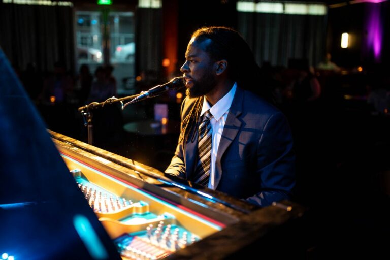 JoDavi Livestreams From Art Boutiki