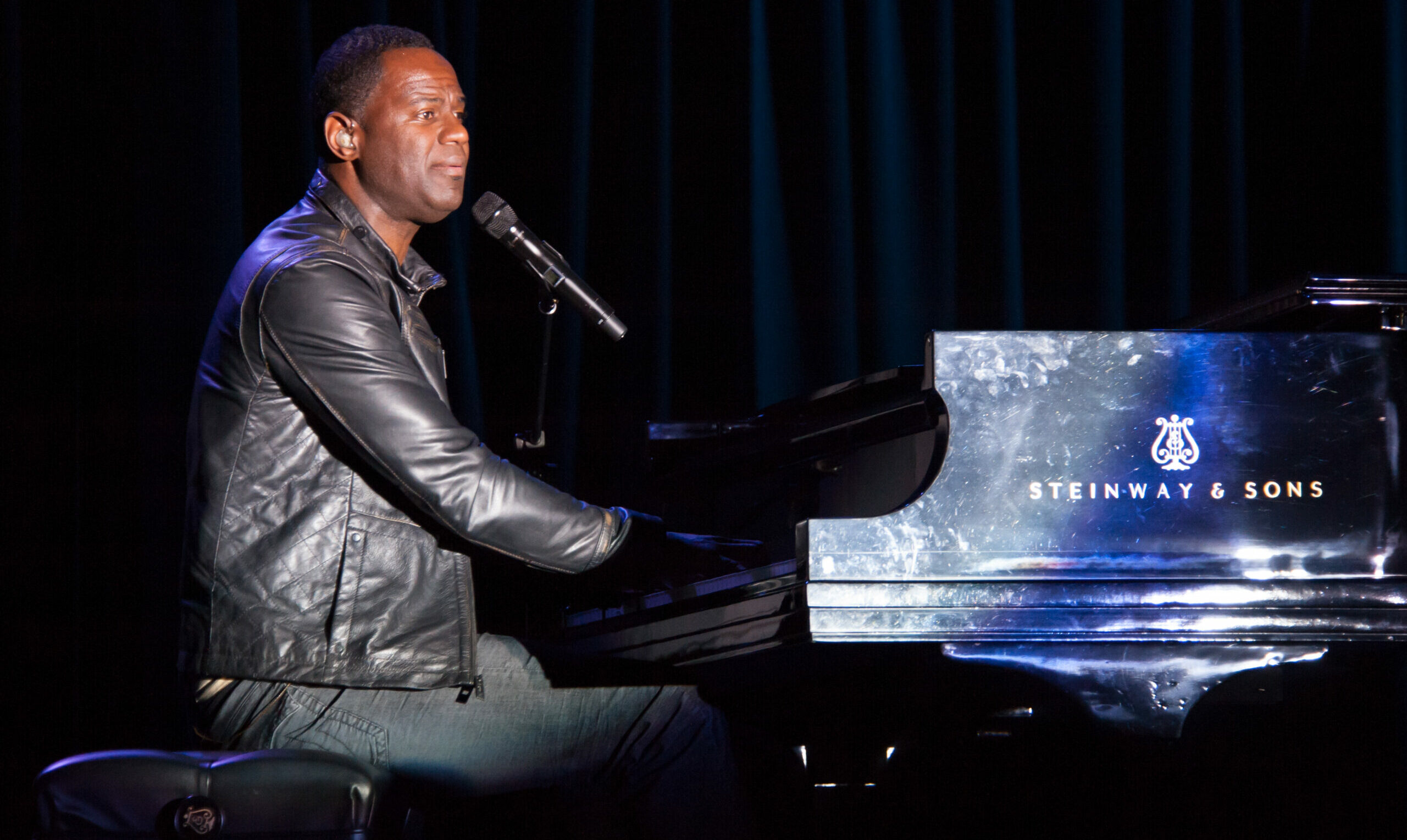Image for display with article titled Brian McKnight in Saratoga