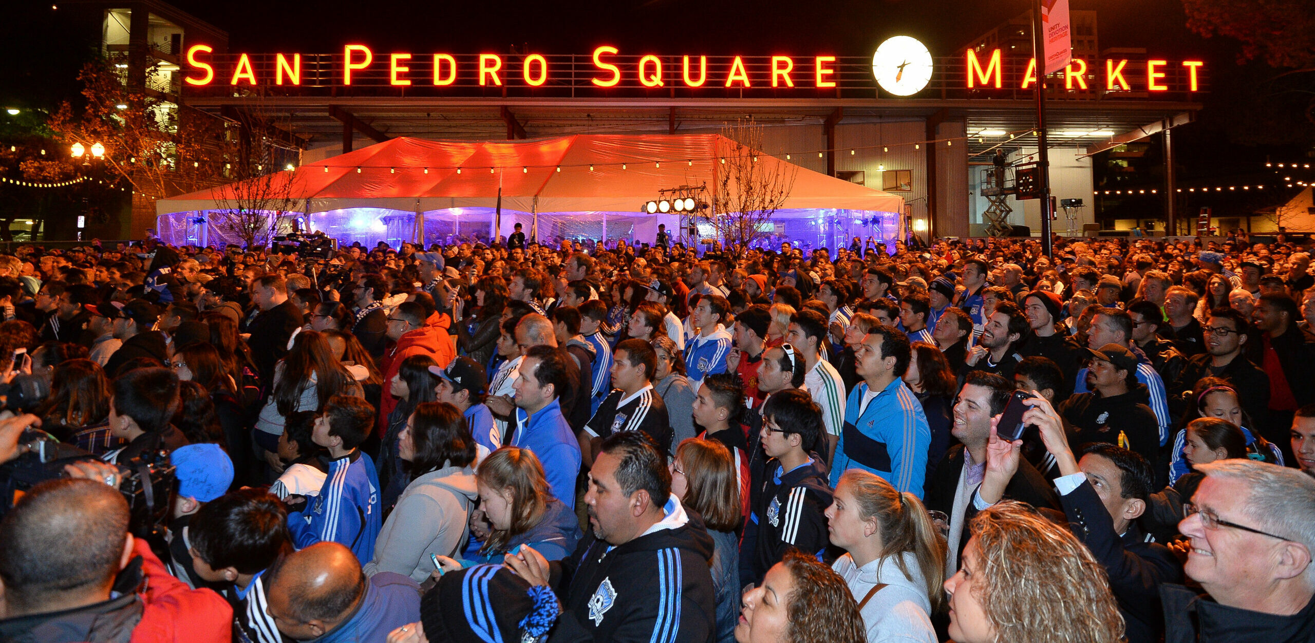Image for display with article titled The World Cup Returns The Earthquakes to San Pedro Square