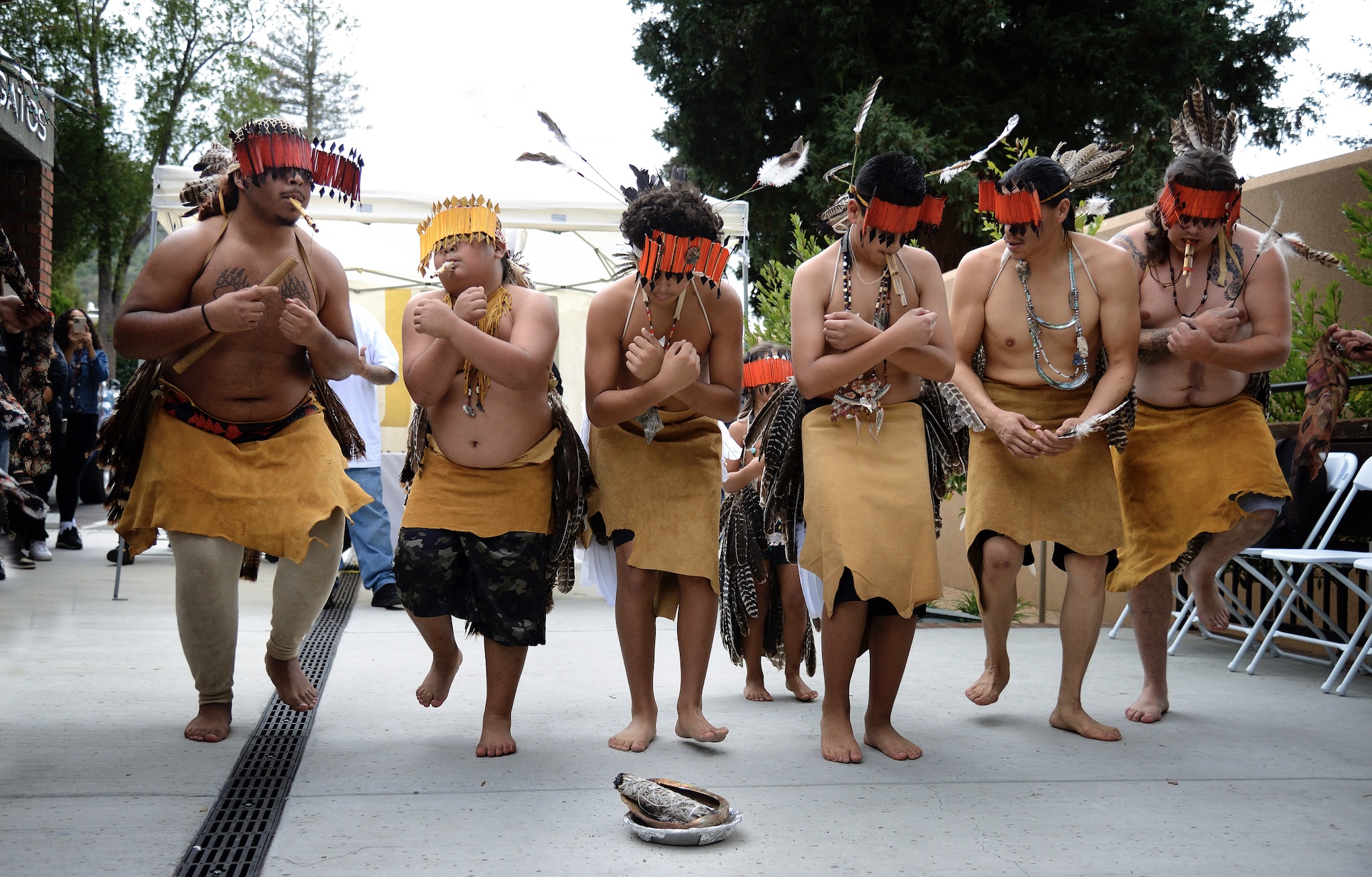 Image for display with article titled Muwekma Ohlone Tribe Sing at American Indian Heritage Celebration