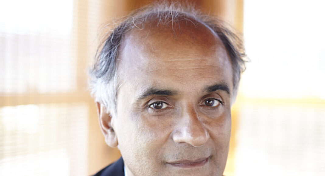Pico Iyer credit Derek Shapton