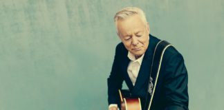Tommy Emmanuel in Campbell