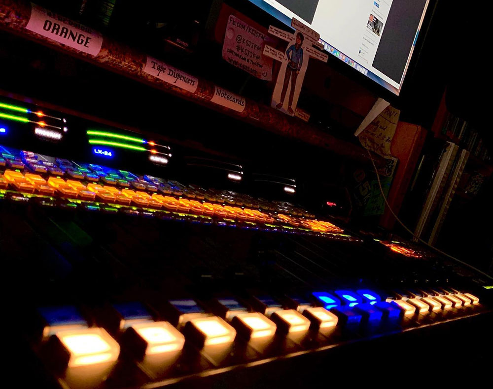 College radio shows signs of resurgence