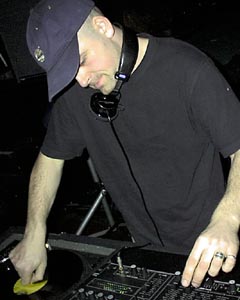 DJ Jen&ouml;